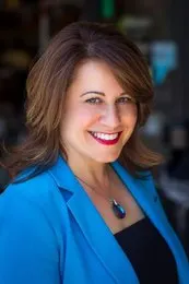 Elza Balian, real estate agent in Sherman Oaks