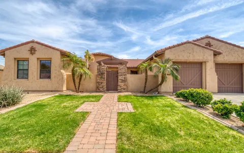Danielle Powell, real estate agent in Canyon Country
