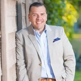 Louis Rodriguez, real estate agent in Pacoima