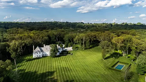 Christine Doyle, real estate agent in Chatsworth