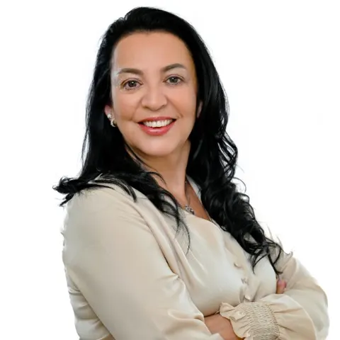 Rosa Hurtado, real estate agent in Saugus