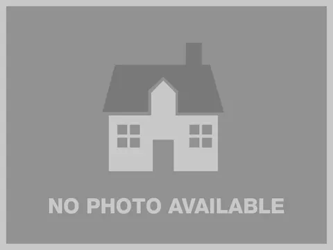 Ouida Robinson, real estate agent in Castaic