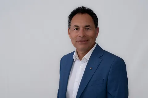 Thomas Hernandez, real estate agent in Sylmar