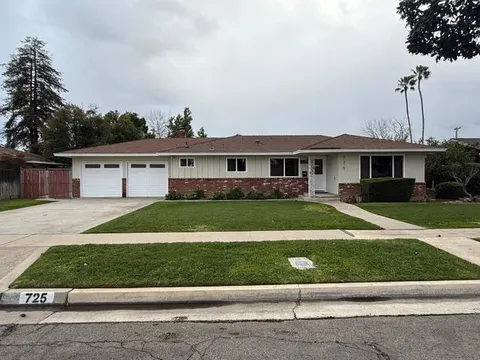 Duc Pham, real estate agent in Winnetka