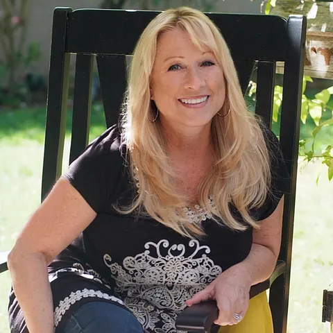 Madeleine Gillibrand, real estate agent in Simi Valley