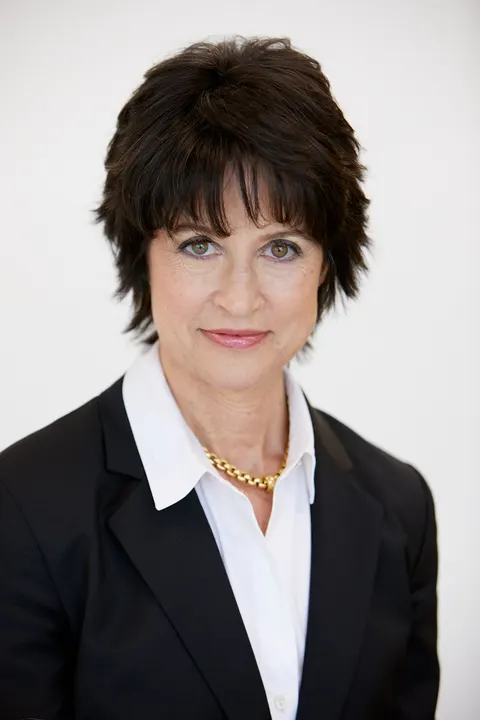 Sherry Robbin, real estate agent in Encino