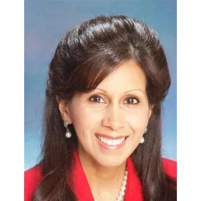 Lucy Loya, real estate agent in Winnetka
