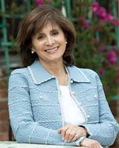 Amalia Khachikian, real estate agent in Glendale