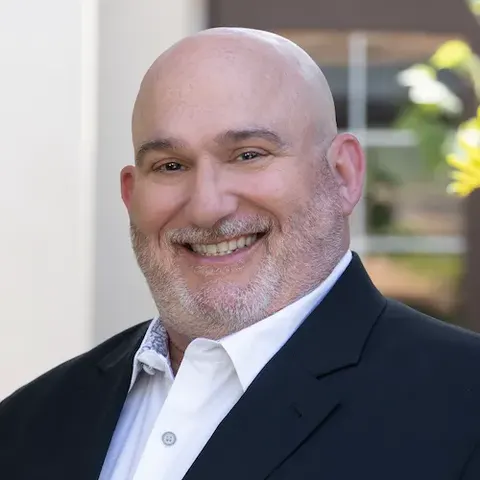 Stephen Kaseno, real estate agent in Chatsworth