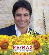 Alexander Izbicki, real estate agent in North Hollywood