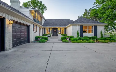 Margie Shaffer, real estate agent in Saugus