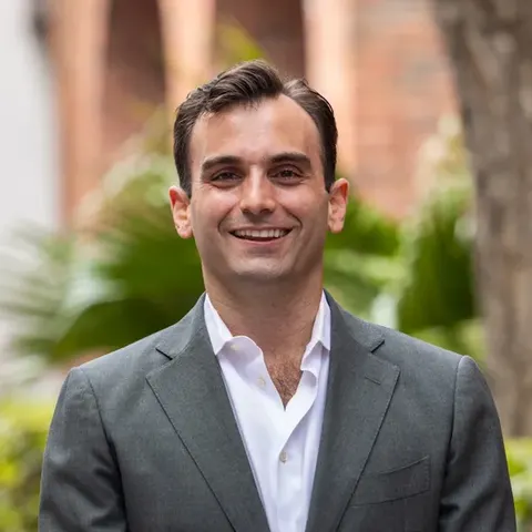 Daniel Hernandez, real estate agent in Canyon Country