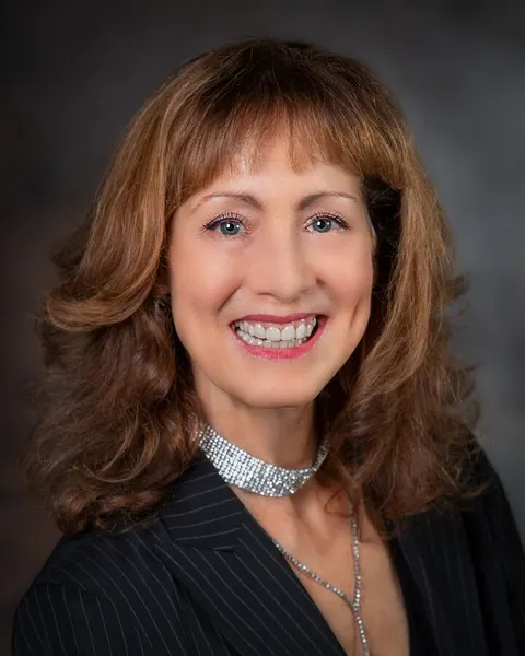 Mary Proni, real estate agent in Valencia
