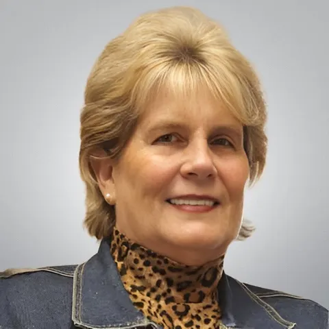 Lynne Rapada, real estate agent in Fresno