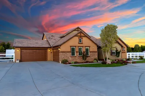 Nicole Parent, real estate agent in Chowchilla