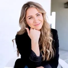 Jessica Newitt, real estate agent in Coarsegold
