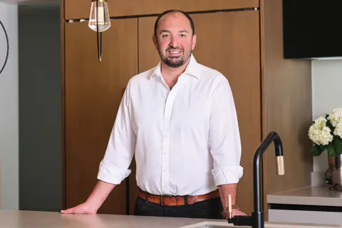 Armen Minissian, real estate agent in Toluca Lake