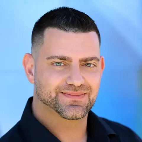 Arman Boyadjian, real estate agent in Burbank
