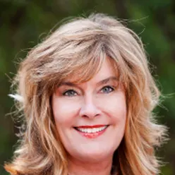 Leanne Reynolds, real estate agent in Glendale