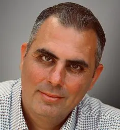 Martin Navasartian, real estate agent in Glendale
