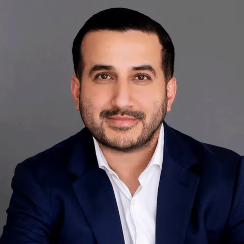 Mario Bahramjian, real estate agent in Glendale