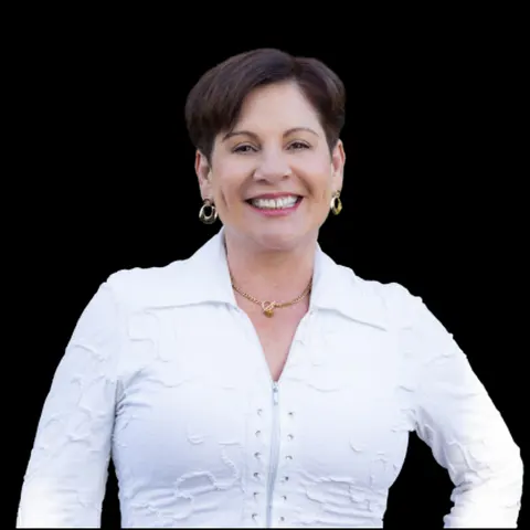 Millie Alvarez, real estate agent in Tujunga