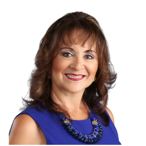 Virginia De La Mora, real estate agent in Chino