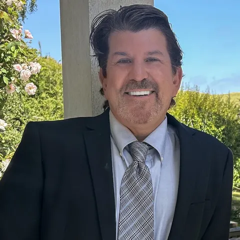 Erik Blau, real estate agent in Huntington Beach