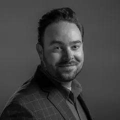 Ryan Travis, real estate agent in Apple Valley