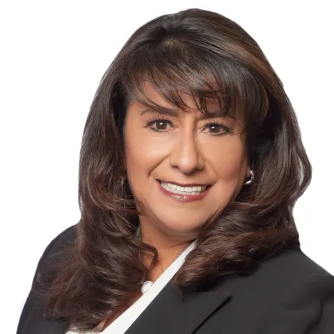 Isabella Martineau, real estate agent in Victorville
