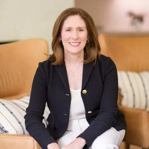 Lisa Patterson, real estate agent in Apple Valley