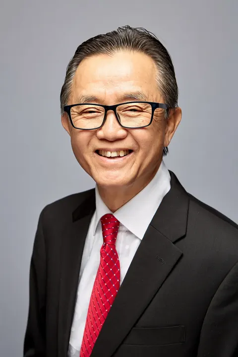 Paul Tan, real estate agent in Apple Valley