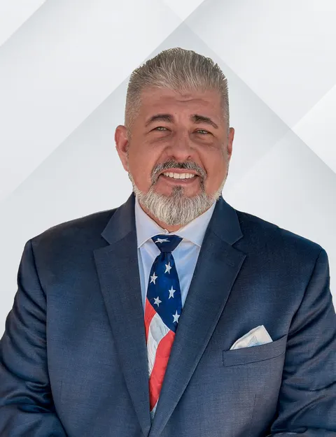 Paul Casilla, real estate agent in Victorville