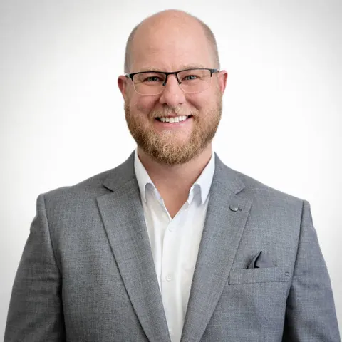 Bryen Wright, real estate agent in Apple Valley