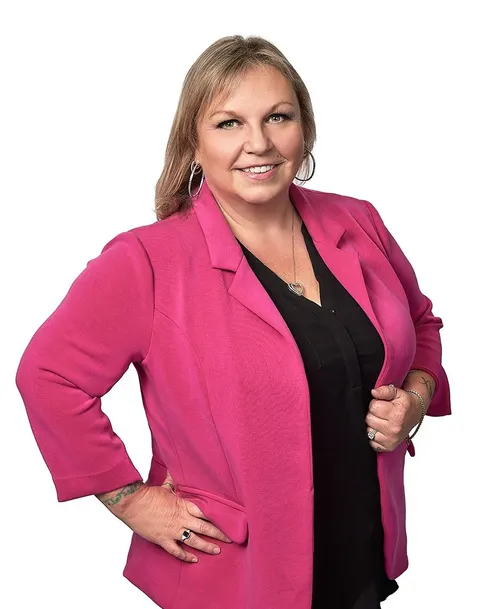 Clare Hart, real estate agent in Helendale