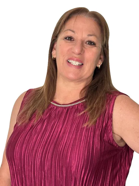 Shelly Hensley, real estate agent in Helendale