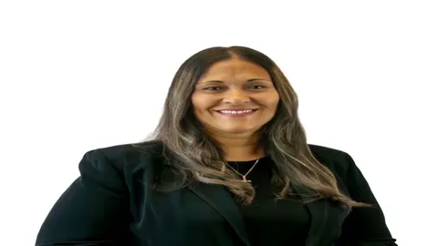 Sharlita Barrett, real estate agent in Hesperia
