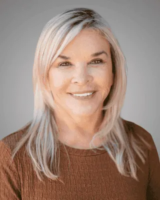 Kelly Hurst, real estate agent in Huntington Beach
