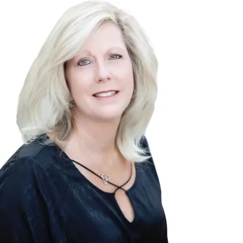 Lisa Stephens, real estate agent in Hemet