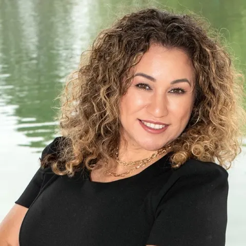 Veronica Montes, real estate agent in Hacienda Heights