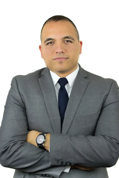 Oscar Briseno, real estate agent in Fontana