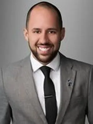 Leonardo Esparza, real estate agent in Jurupa Valley
