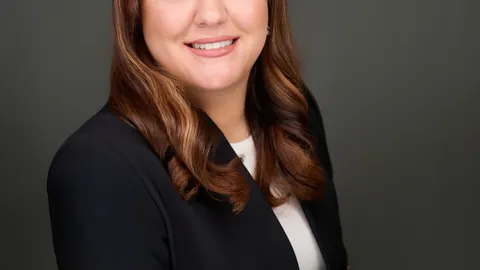 Raghda Ali, real estate agent in Corona