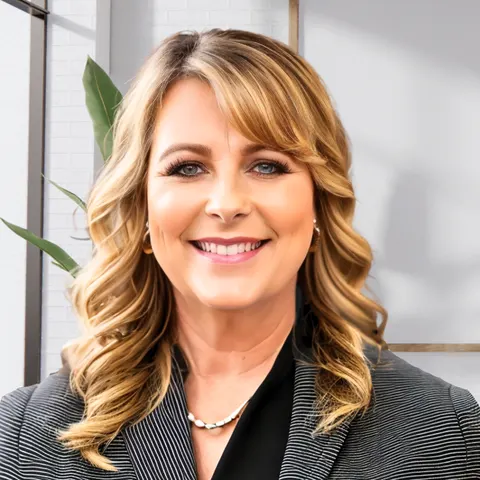 Christine Bati, real estate agent in Corona
