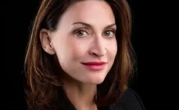 Diana Renee, real estate agent in Corona