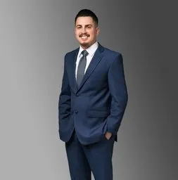 Miguel Diaz, real estate agent in Perris