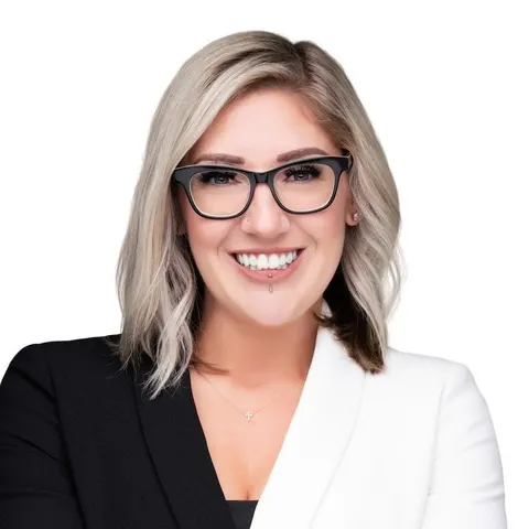 Alisha Dugger, real estate agent in Corona