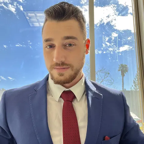 Essa Rassool, real estate agent in Los Angeles