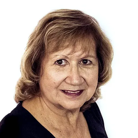 Teresa Swegheimer, real estate agent in Lakeview