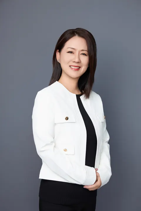 Tina Wang, real estate agent in Chino